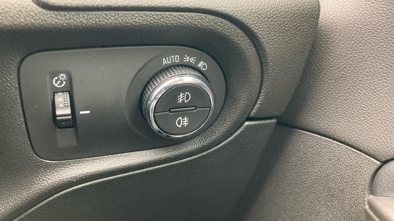 Vauxhall Grandland 1.5 Turbo D Ultimate 5dr Auto Diesel Hatchback